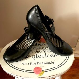 American Eagle black heels